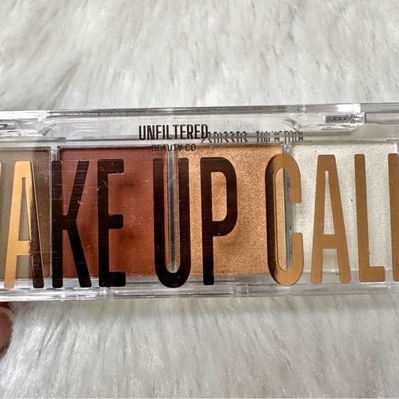 NEW Unfiltered Beauty Co. Wake Up Call Quad Eyeshadow Palette Full Size .14oz - Picture 4 of 9